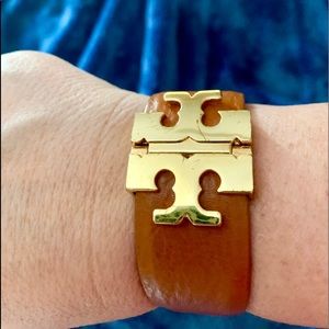 TORY BURCH LEATHER AND WIDE T-HINGE BRACELET